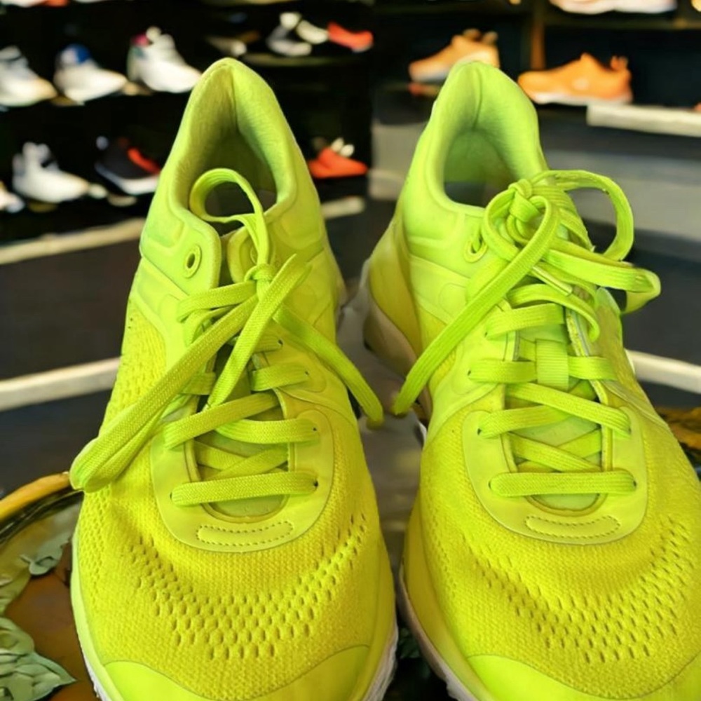 LULULEMON CHARGE FEEL SNEAKERS 8 1/2